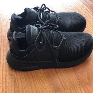 Boy’s sneakers 👟